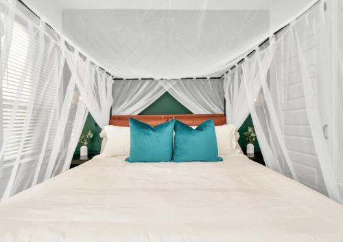 Luxury Stay King Bed Near NRG and Med Center - image 5