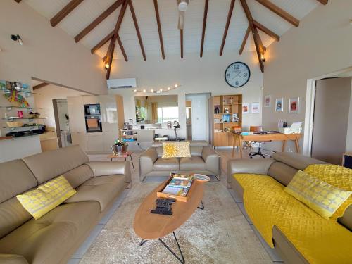 Villa NADIA, Vue de rêve, Piscine, Spa & Sauna (Villa NADIA, Vue de reve, Piscine, Spa & Sauna) in Le Lamentin