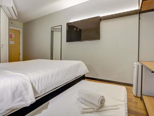 Ibis Rio de Janeiro Santos Dumont - image 4