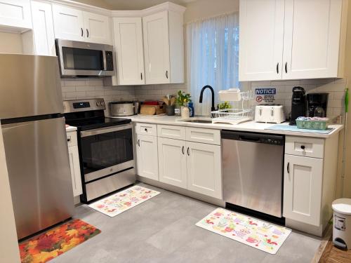 Evergreen Escapes 4 BR with Game Room, Firepit near Kalahari and Camelback in Tobyhanna Township (PA)