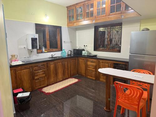 Kitchen, Entire private villa with infinity pool field view - Villa Astra Azul in Quepem