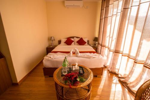 Deluxe Double Room with Balcony image 10
