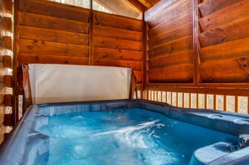 ER206 - Mountain Rendezvous Great location - Close to town! cabin - image 3