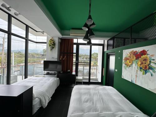 2 double beds