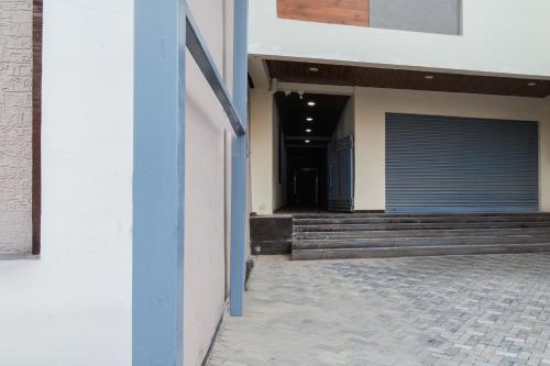 Entree, Super Collection O Kachiguda Bus Terminal Hyderabad near Karmanghat Hanuman Temple