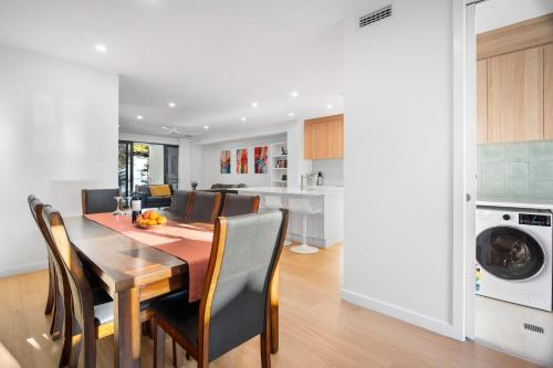 Harborview Modern Apartment 9F in 維克多港