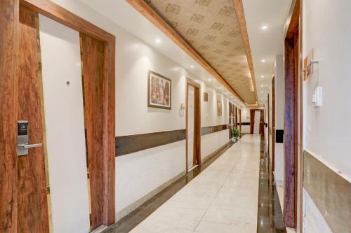 Vestabils, Super Townhouse Oak Amity University Patna Formerly The Golden Crown in Danapur