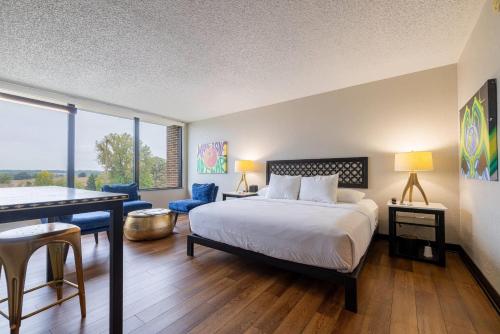 The Highlander Hotel - image 14