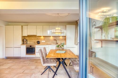 Skats, Ferienwohnung Familiengarten in Mils