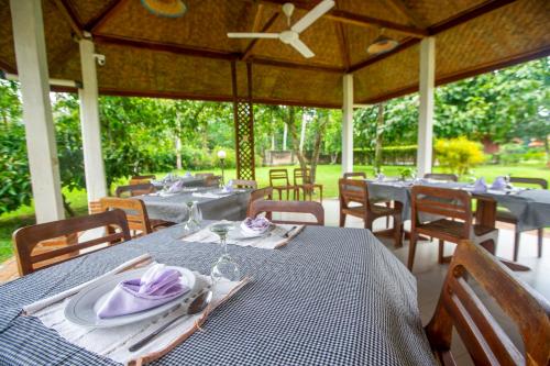 Restaurant, Satwa Elephant Eco Lodge in Parc national de Way Kambas