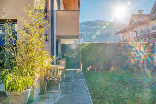 Dārzs, Ferienwohnung Familiengarten in Mils