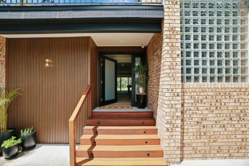 Entrada, Absolute Lakefront Sleeps 10 Pool Table in Lake Munmorah
