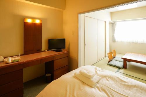 room detail thumbnail 1