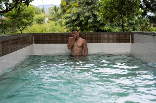 Skats, Aare waterfalls homestay in Puttur