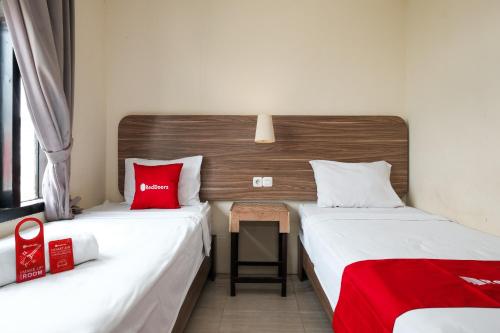 2 twin beds