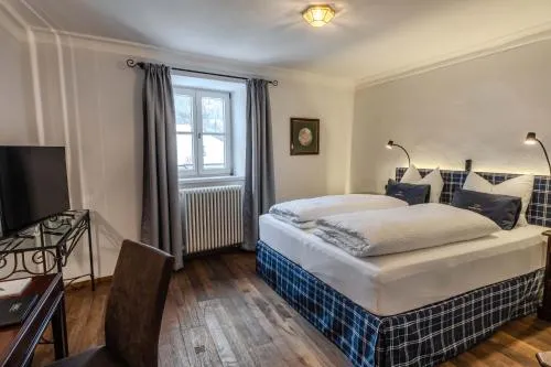 Goldener Engl Altstadthotel in Hall in Tirol, Österreich