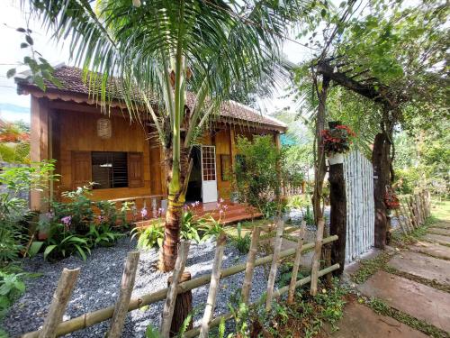 The Lazy Farm - Lake View Wooden House - Dalat The Lazy Farm - Lake View Wooden House - Dalat