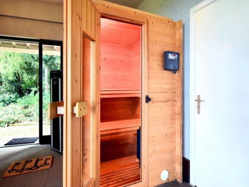 Spa, Luxury Estate with Pool  Spa in 希尼