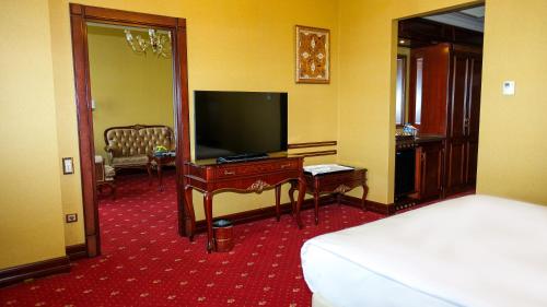 Meyra Palace Room Type - Deluxe Suite