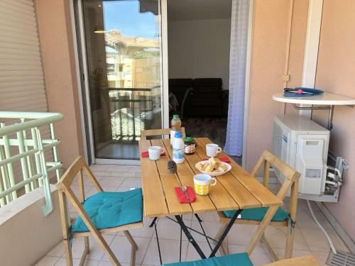 FS210-B21 Appt 2 pièces 4 personnes FREJUS
