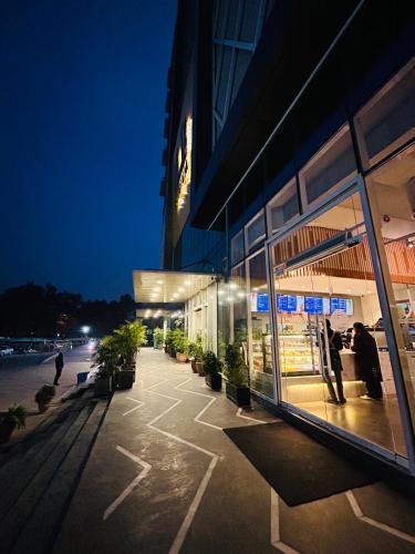 Elysium Prime Luxury Apartments Centaurus View Blue Area Islamabad - image 5