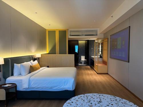 Sho Hotel Penang Room Type - Executive Deluxe King with Projector
