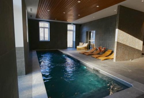 Басейн, Garrigae Caserne de Briançon & SPA Cinq Mondes (Garrigae Caserne de Briancon & SPA Cinq Mondes) in Briancon