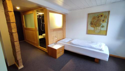Charmantes Zimmer 5 im Klösterli in Malters, Schweiz