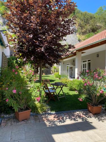 Bonne Vie Cottage - Zebegény (Bonne Vie Cottage - Zebegeny) in Zebegeny