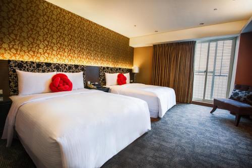 2 double beds