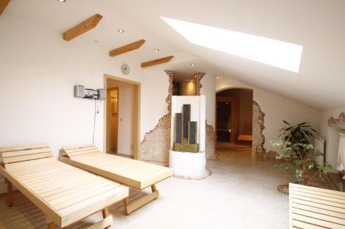 桑拿, 漢弗斯汀格咖啡廳-酒店 (Hotel-Cafe Hanfstingl) in 埃格陵