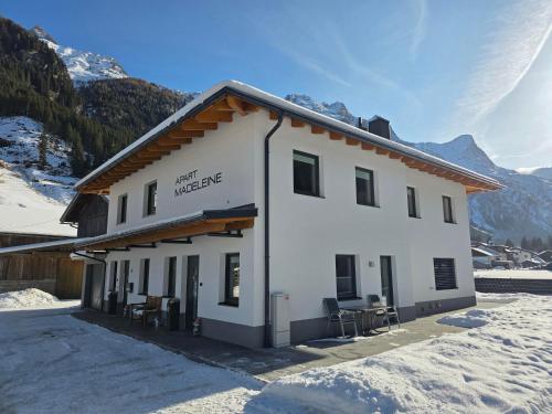  Apart Madeleine in Sankt Leonhard im Pitztal