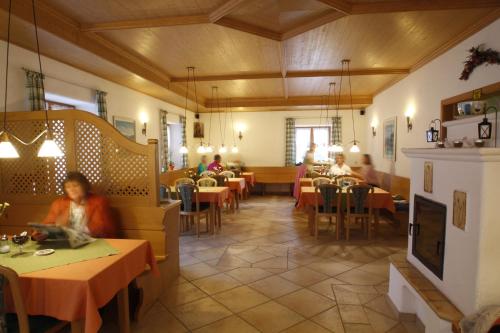 餐廳, 漢弗斯汀格咖啡廳-酒店 (Hotel-Cafe Hanfstingl) in 埃格陵