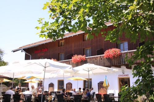 tuin, Hotel-Cafe Hanfstingl in Egling