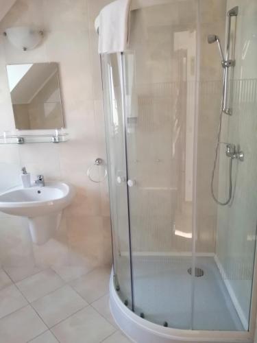 Bathroom, Batthyany Villapark in Zalacsany