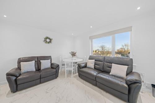 共用Lounge/電視區, Bruce Road 3 Bedroom Apartment - Glenrothes, Fife in 格倫羅西斯