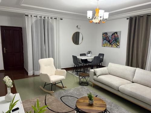 Luxury Apartment in Ominisport Yaoundé - Fast Wi-Fi - Secure - Long & Short Stays - image 4