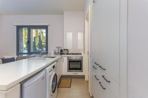 Lovely 3 Br in Faqra Club in 칼엔비안