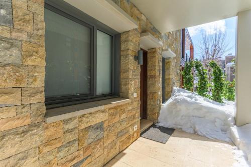 Lovely 3 Br in Faqra Club in 칼엔비안