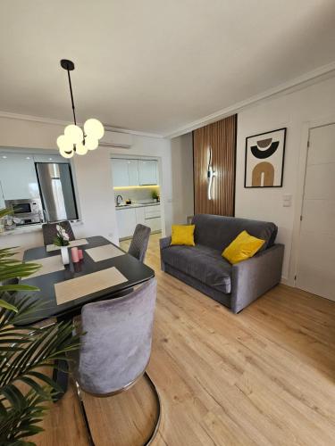 AL Gran Alacant 2BR Apartment with Pool - image 4