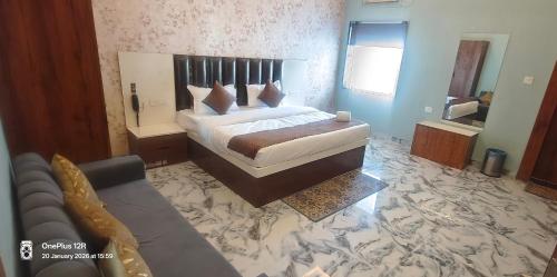 1 queen bed