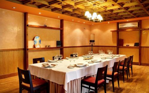 ห้องอาหาร, Oca Palacio De La Llorea Hotel & Spa in กิฆอน