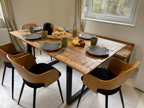 Familien, Firmen und Gruppen willkommen - 3 Schlafzimmer, luxuriöse Einzelbetten, Nahe Ulm (Apartmenthaus, Ferienwohnung Gluck fur Familien,Firmen,Gruppen,Monteure,3 Schlafzimmer bis 6 Persone) in Eselsberg