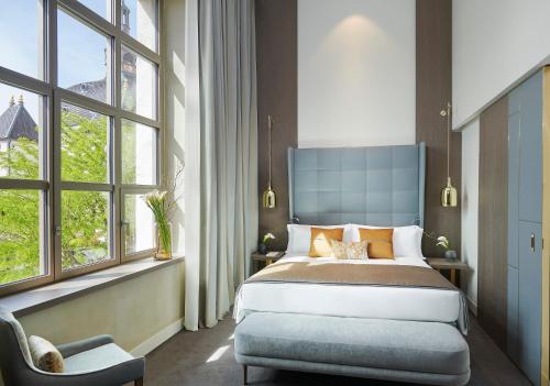 room detail thumbnail 1