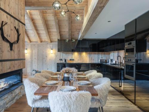 Appartement d'exception, ski aux pieds, sauna, parking inclus - FR-1-565-125 in Meribel