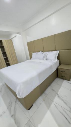 Kiki's Furnished Apartments in คีซูมู