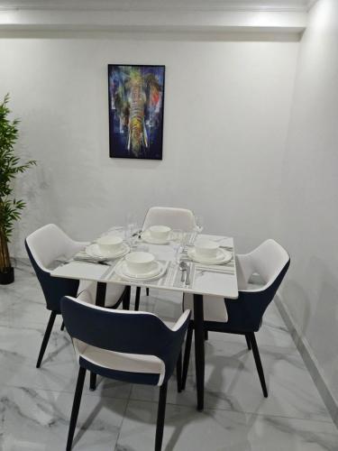 Kiki's Furnished Apartments in คีซูมู