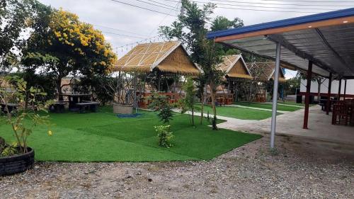 บ้านไร่ปลายนา ห้องพัก โฮมสเตย์ in Chum Saeng