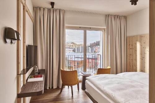 room detail thumbnail 1