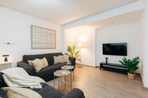 Your Sunny & Spacious Portview Home 4
